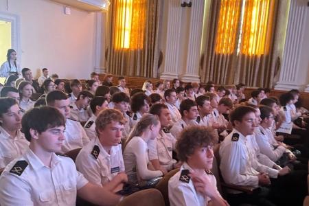 Первый секретарь Севастопольского ГК КПРФ Василий Пархоменко поздравил с 105-летним юбилеем Морской колледж