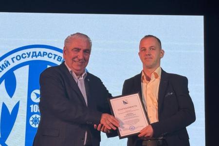 Первый секретарь Севастопольского ГК КПРФ Василий Пархоменко поздравил с 105-летним юбилеем Морской колледж
