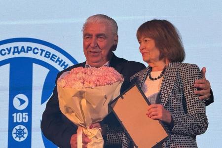 Первый секретарь Севастопольского ГК КПРФ Василий Пархоменко поздравил с 105-летним юбилеем Морской колледж