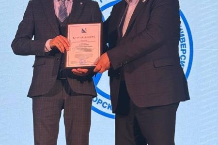 Первый секретарь Севастопольского ГК КПРФ Василий Пархоменко поздравил с 105-летним юбилеем Морской колледж