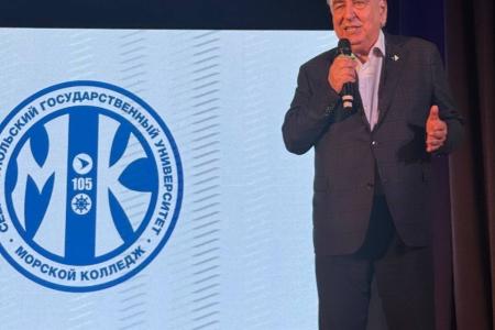 Первый секретарь Севастопольского ГК КПРФ Василий Пархоменко поздравил с 105-летним юбилеем Морской колледж