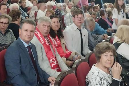 Саратовская область. Праздничный концерт и преемственность поколений: в Балаково отметили День рождения комсомола