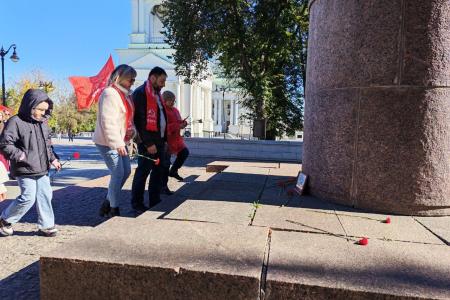КПРФ в Пензе провела акцию в память о событиях «Чёрного октября» 1993 года