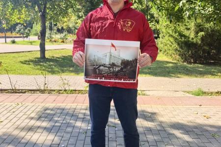 Память о черном октябре и солидарность с Москвой: Дагестанские коммунисты вышли на одиночные пикеты