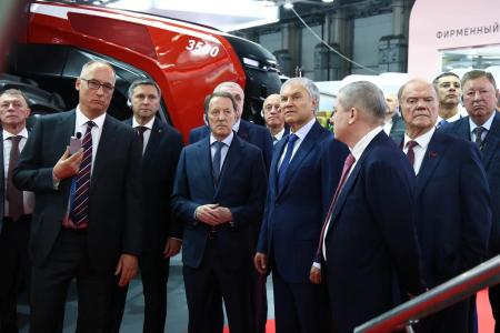 Депутаты фракции КПРФ посетили международную выставку «АГРОСАЛОН-2026»