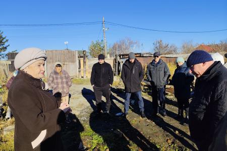 Жители микрорайона Парфёново Тюменской области просят спасти их от подтопления. Они обратились за помощью к депутату КПРФ Тамаре Казанцевой