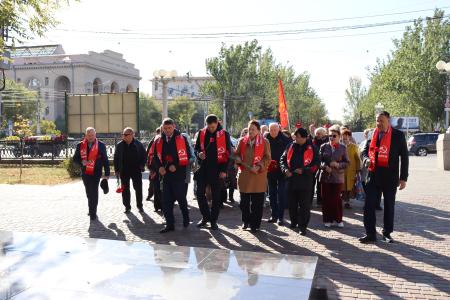 Волгоград. Сталинградские коммунисты и комсомольцы отметили 108-ю годовщину Ленинского Комсомола