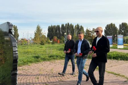 По инициативе регионального отделения КПРФ в Ульяновской области прошёл масштабный автопробег в честь Дня воссоединения исторических регионов с Россией
