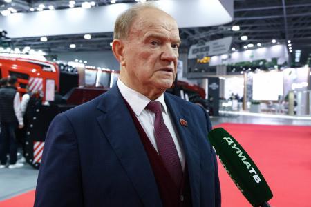 Депутаты фракции КПРФ посетили международную выставку «АГРОСАЛОН-2026»