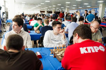 Мужская команда спортклуба «КПРФ» по шахматам, выиграв Чемпионат России по блицу, вновь оформила золотой дубль