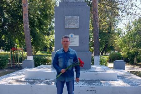 Саратовская область. Балаковские коммунисты в Хвалынске почтили память В.И. Ленина и героев Великой Отечественной войны