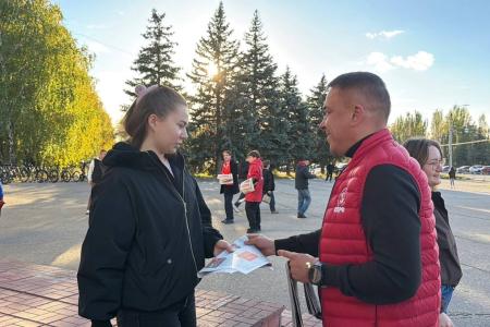 Красные в Ульяновске! Комсомольцы и активисты Заволжского районного отделения КПРФ провели встречу с работниками «Авиастара»