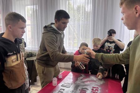 Как «красная» молодёжь ульяновска помогает фронту и сохраняет память