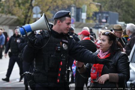 «Не забудем, не простим!»: КПРФ провела акцию памяти защитников Белого дома в октябре 93-го