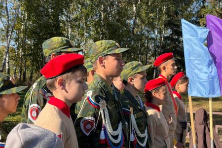В память о герое: в Ульяновской области открыли мемориальную доску артиллеристу-добровольцу Ивану Благороднову