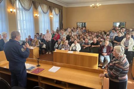 Ивановская область. КПРФ защищает права жителей: Пучежский район открыто заявил о социальных проблемах на встрече с главой СК