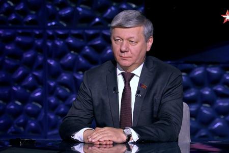 Дмитрий Новиков на телеканале «Звезда»: Чтобы не замечать кризис капитализма, на Западе нагнетают враждебность к России