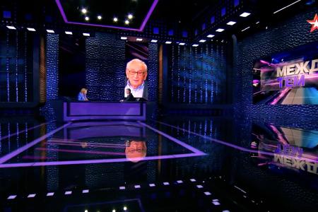 Дмитрий Новиков на телеканале «Звезда»: Чтобы не замечать кризис капитализма, на Западе нагнетают враждебность к России