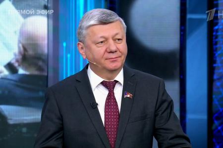 Дмитрий Новиков на Первом канале о возможной встрече глав США, России и Китая и о причинах согласия Европы с героизацией бандеровцев