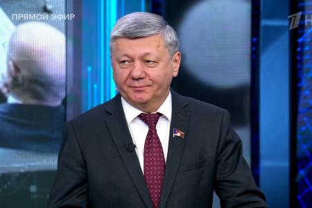Дмитрий Новиков на Первом канале о возможной встрече глав США, России и Китая и о причинах согласия Европы с героизацией бандеровцев