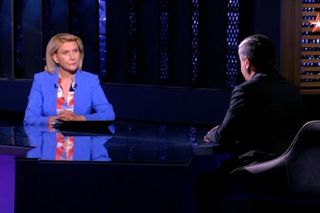 Дмитрий Новиков на телеканале «Звезда»: Чтобы не замечать кризис капитализма, на Западе нагнетают враждебность к России