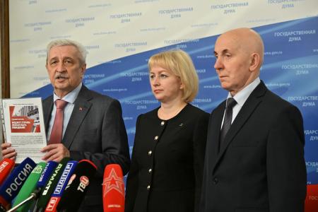 Защита прав граждан и возрождение малой авиации. Николай Осадчий, Ксения Айтакова и Юрий Синельщиков развернули альтернативную повестку КПРФ в Госдуме