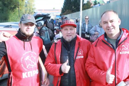 Памяти защитников Белого дома. В Омской области активисты КПРФ напоминают о «черном октябре»